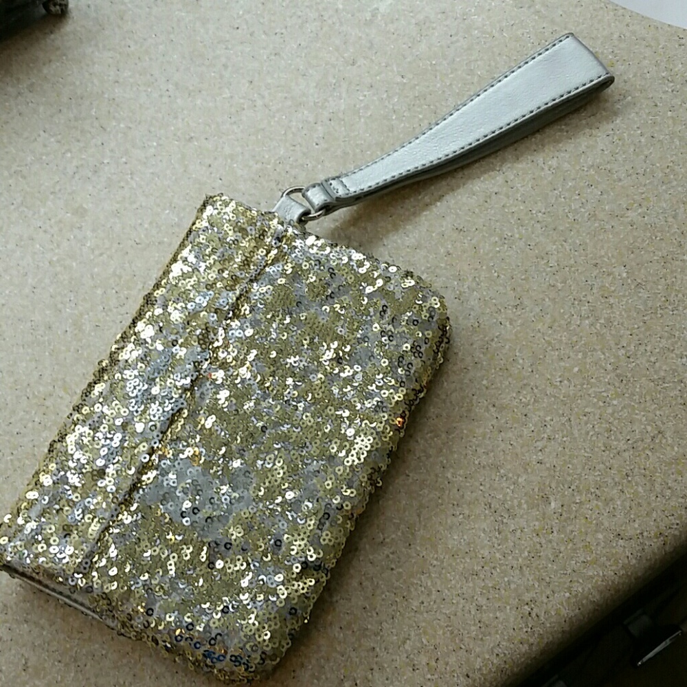 Wristlet - Picture 2 of 6